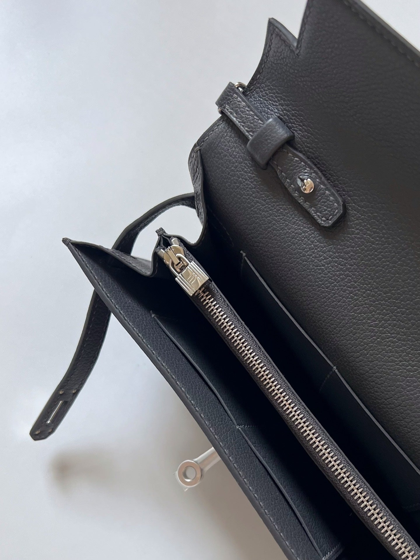 Hermès Kelly Classique To Go Black Leather Wallet
