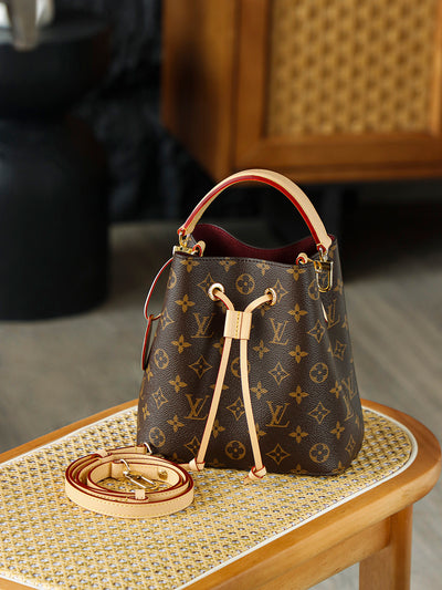 LOUIS VUITTON Néonoé BB