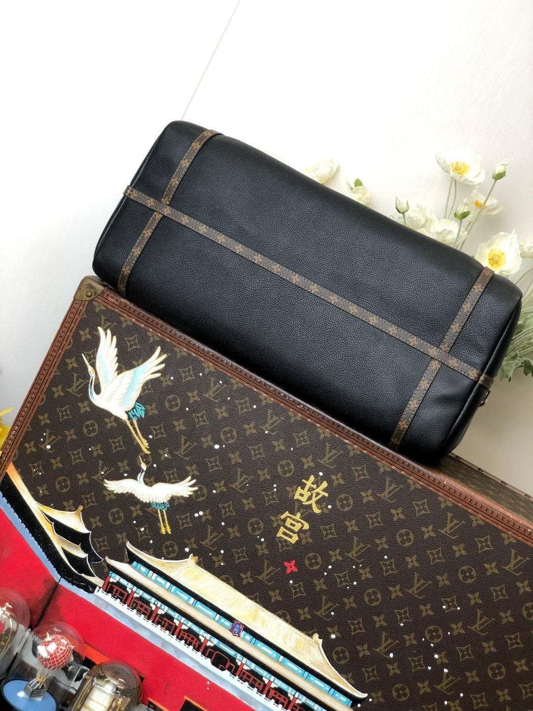 Louis Vuitton Express MM Bag – Black Calfskin Leather with Monogram Canvas Trim