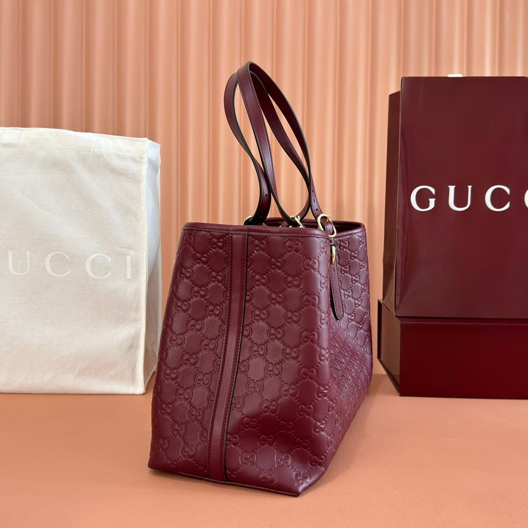 Gucci GG Emblem Large Tote Bag in Rosso Ancora Red