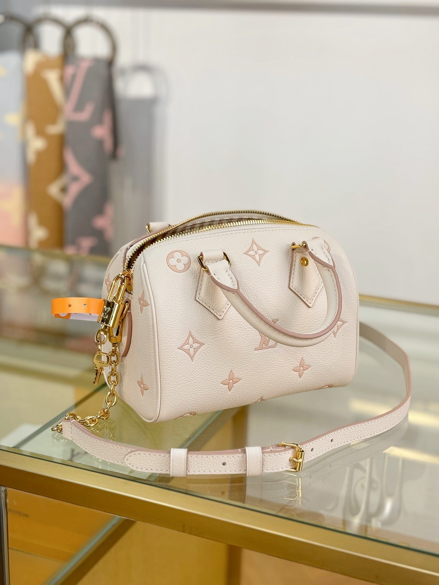 Louis Vuitton Speedy Bandoulière 20 Handbag