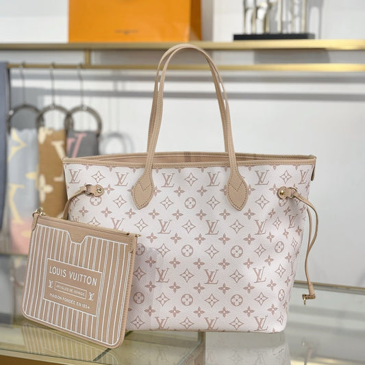 Louis Vuitton Neverfull MM Tote Bag – Monogram Canvas with Natural Cowhide Leather Trim