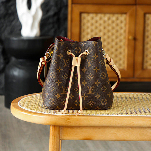 LOUIS VUITTON Néonoé BB