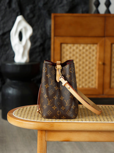 LOUIS VUITTON Néonoé BB