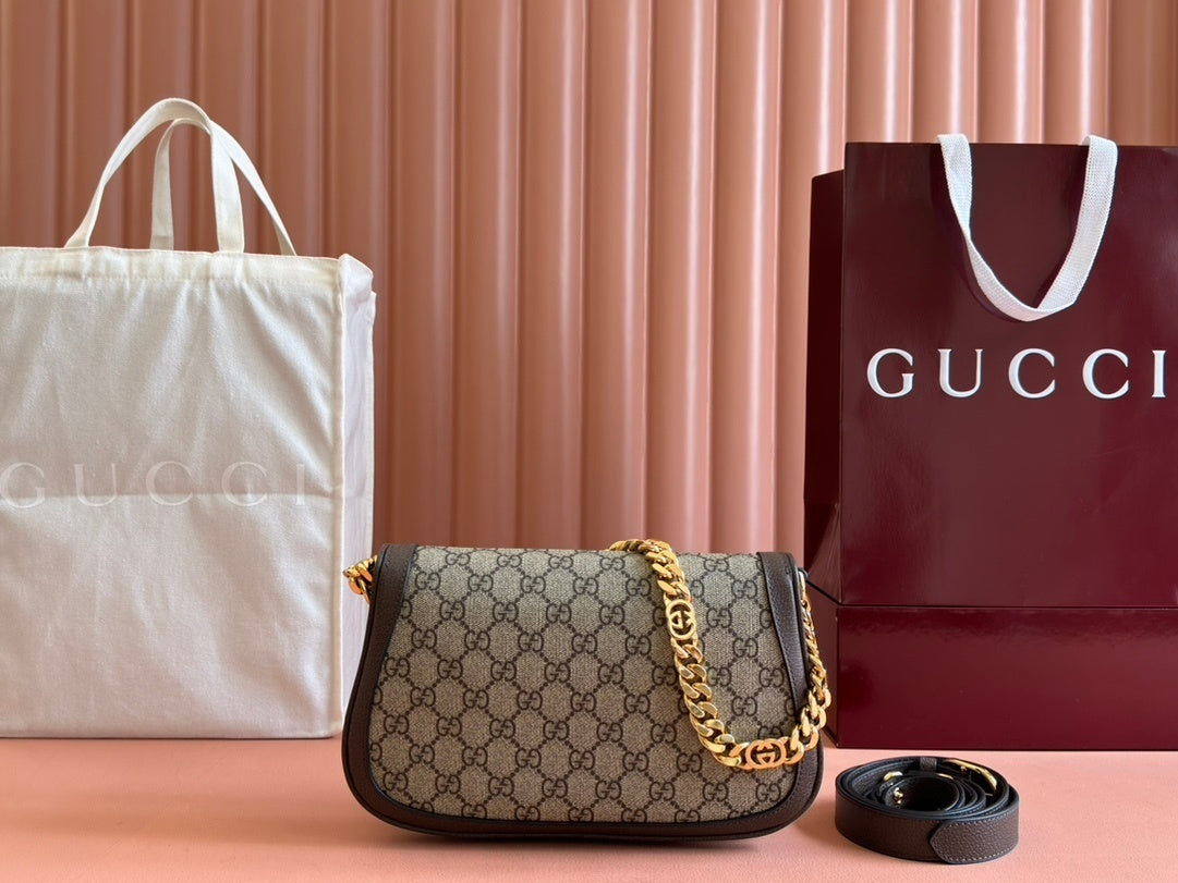 Gucci Blondie Shoulder Bag in GG Supreme Canvas