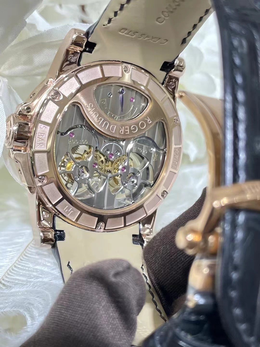Roger Dubuis Excalibur Double Flying Tourbillon – 18k Rose Gold, Silver Dial, Black Leather Strap