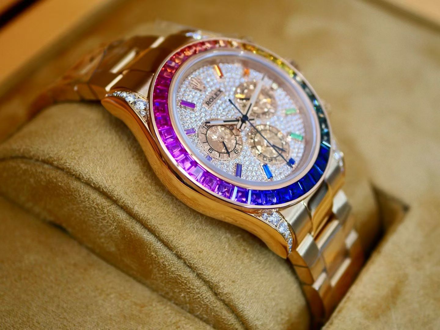 Rolex Cosmograph Daytona 116595RBOW 18K Everose Gold, Rainbow Sapphire Bezel, Diamond-Set Case & Pavé Dial