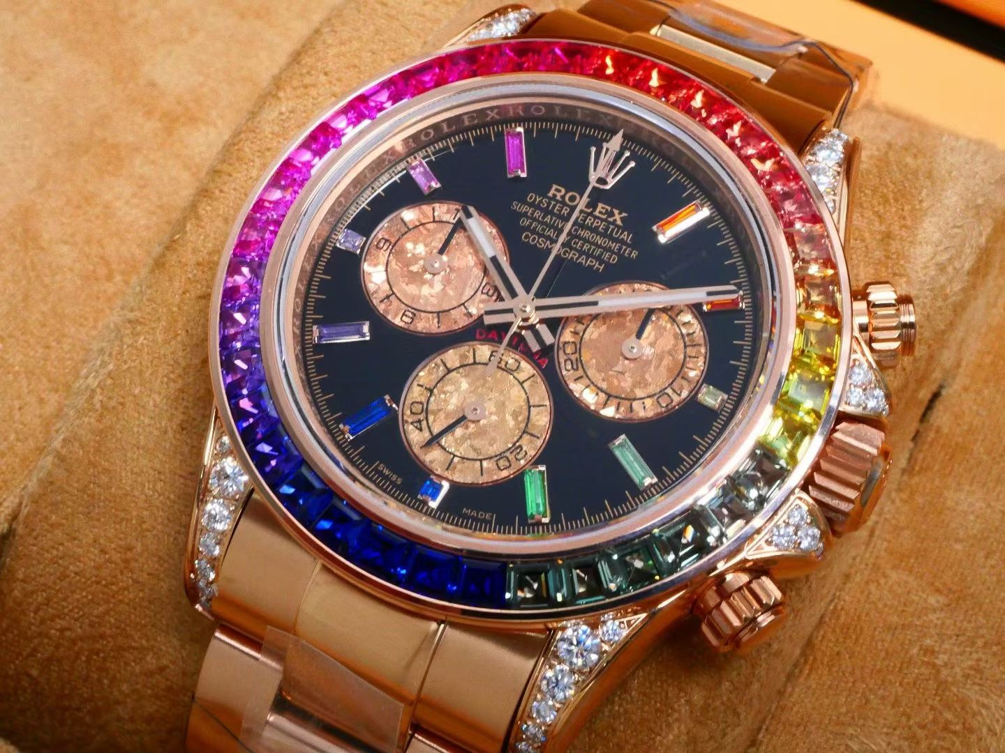 Rolex Oyster Perpetual Cosmograph Daytona – Everose Gold with Rainbow Sapphire Bezel