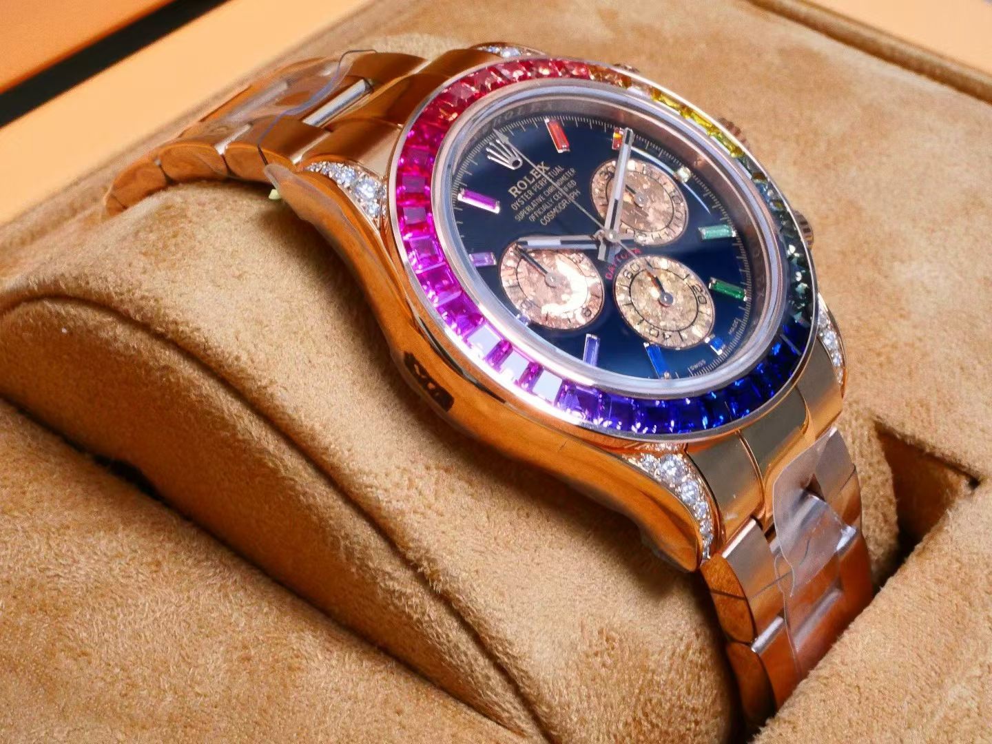 Rolex Oyster Perpetual Cosmograph Daytona – Everose Gold with Rainbow Sapphire Bezel