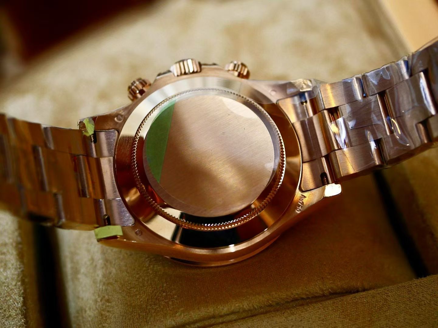 Rolex Oyster Perpetual Cosmograph Daytona – Everose Gold with Rainbow Sapphire Bezel