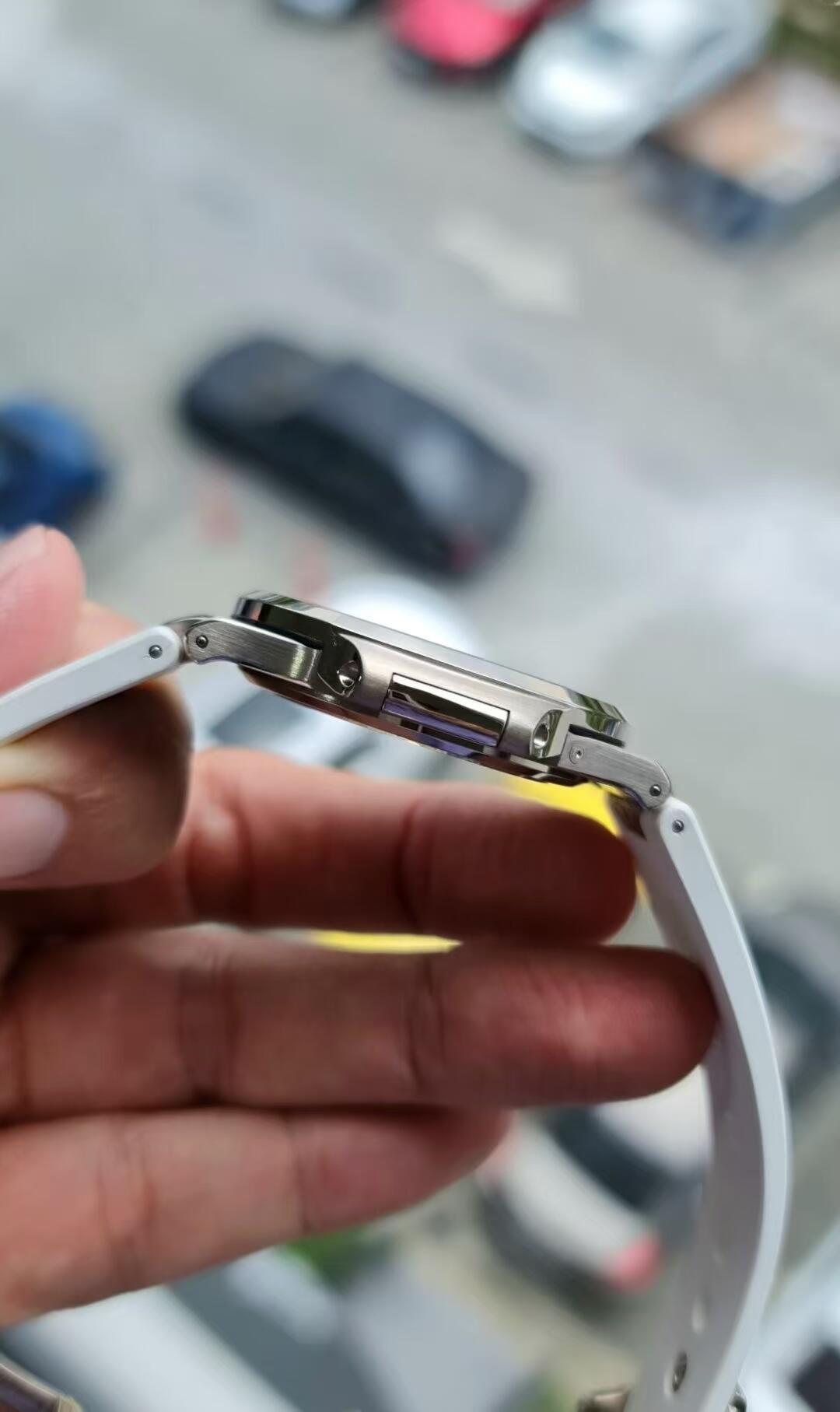 Patek Philippe Nautilus Moon Phases 5712G-001 – White Gold on White Rubber Strap