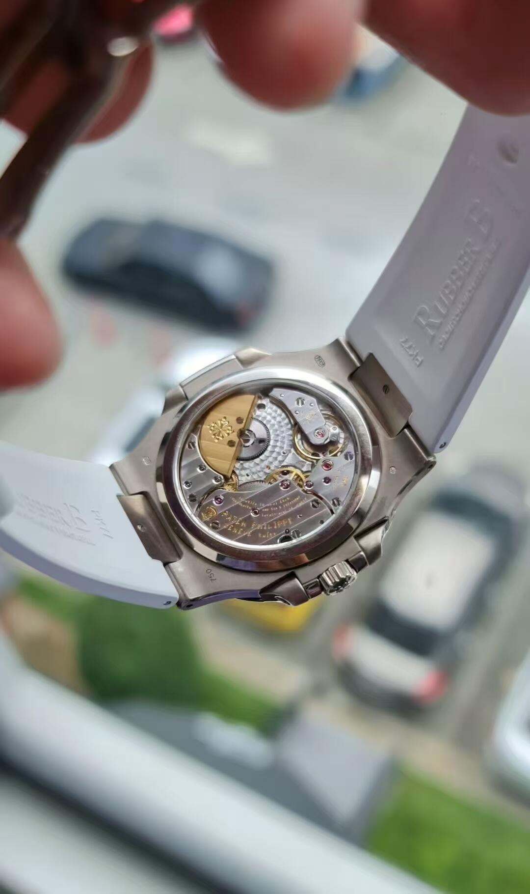 Patek Philippe Nautilus Moon Phases 5712G-001 – White Gold on White Rubber Strap