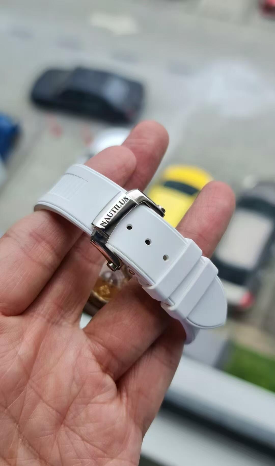 Patek Philippe Nautilus Moon Phases 5712G-001 – White Gold on White Rubber Strap