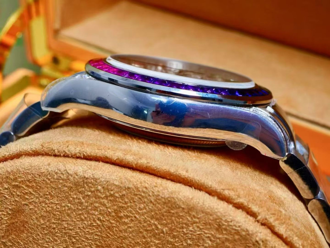 Rolex Cosmograph Daytona “Rainbow” – 18K White Gold, Pavé Diamond Dial, Rainbow Sapphire Bezel