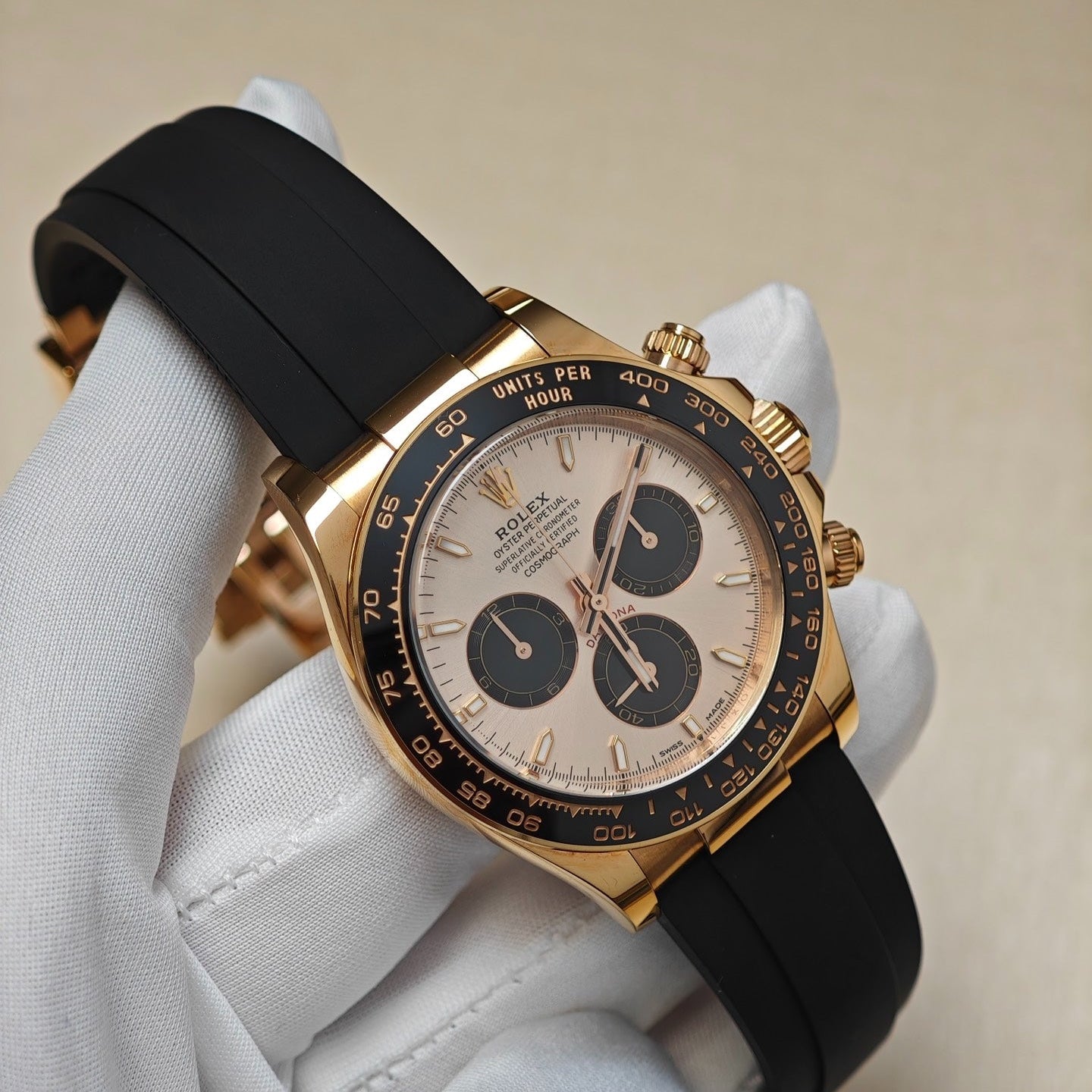 Rolex Cosmograph Daytona – 18k Yellow Gold, Black Dial, Oysterflex Bracelet