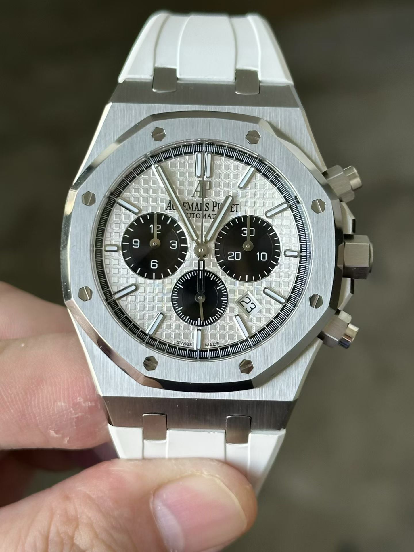 Audemars Piguet Royal Oak Chronograph 41mm – Stainless Steel, White "Grande Tapisserie" Dial