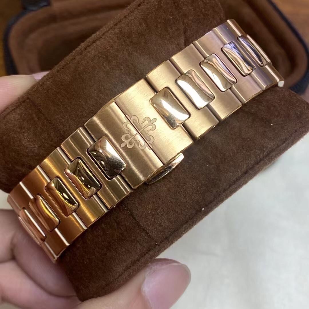 Patek Philippe Nautilus 5712/1R-001 Rose Gold Brown Dial Watch