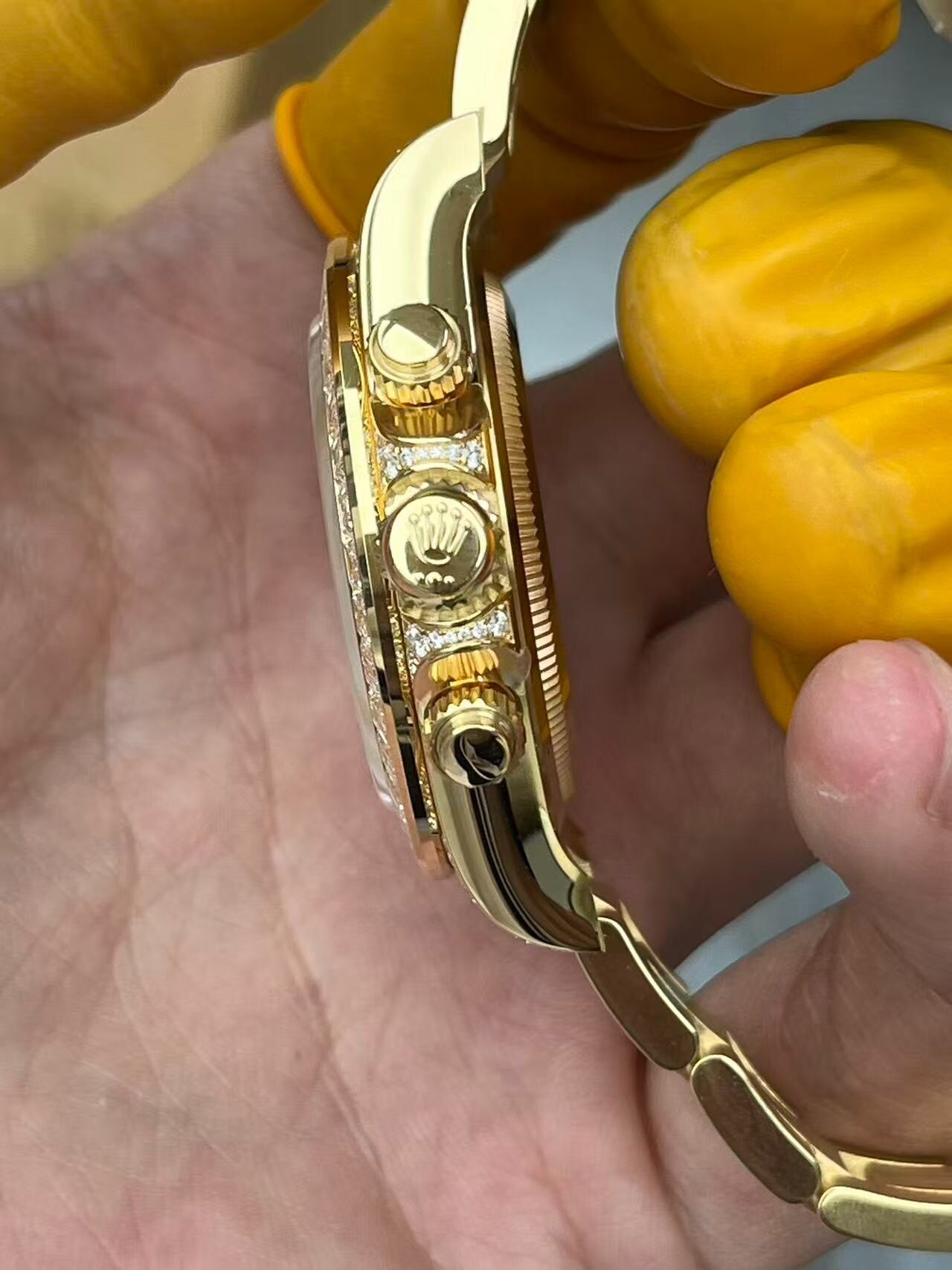 Rolex Cosmograph Daytona 126598TBR – 18K Yellow Gold with Baguette Diamond Bezel