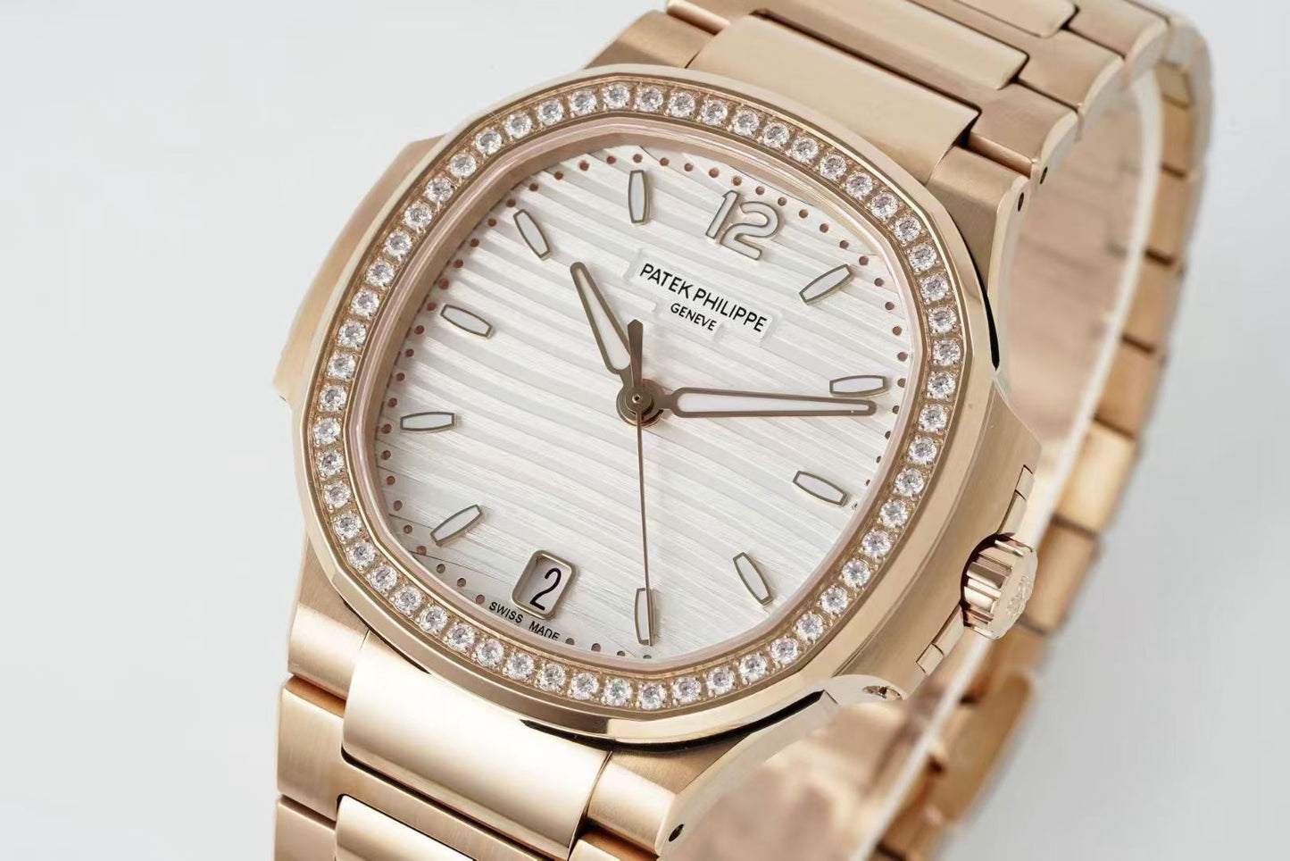 Patek Philippe Nautilus 7118/1200R-010 – Rose Gold Ladies Watch with Diamond Bezel