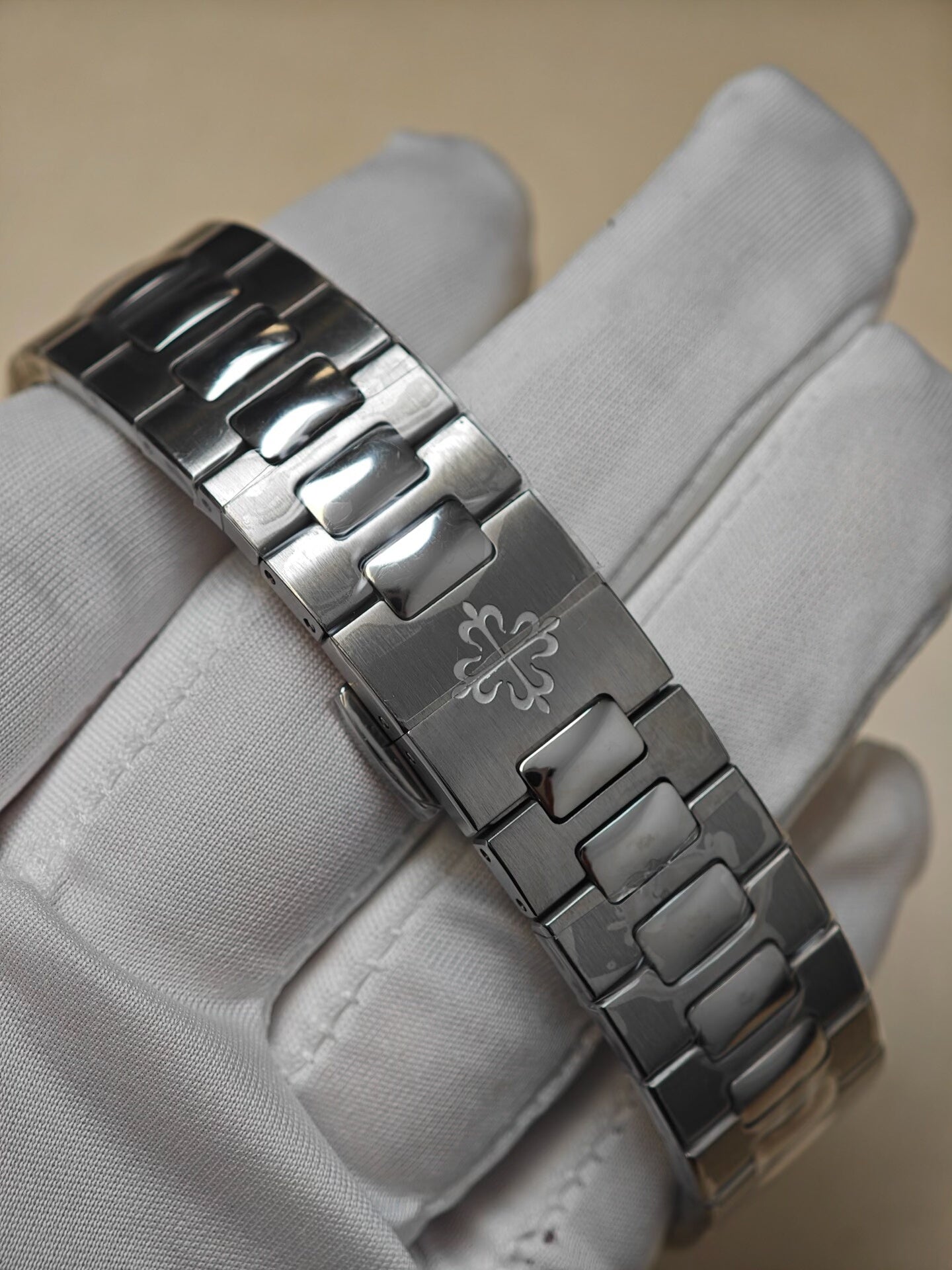 Patek Philippe Nautilus 5712/1A – Iconic Swiss Luxury Sports Watch