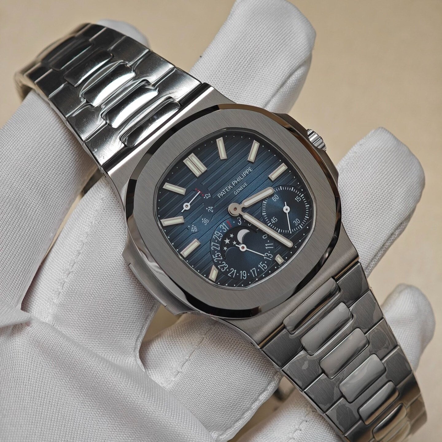 Patek Philippe Nautilus 5712/1A – Iconic Swiss Luxury Sports Watch