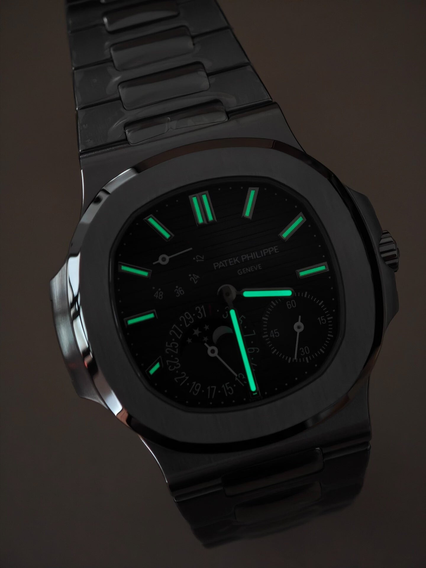 Patek Philippe Nautilus 5712/1A – Iconic Swiss Luxury Sports Watch