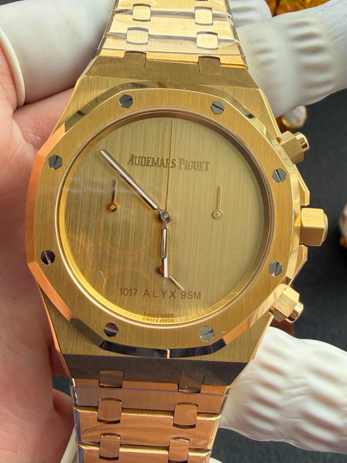 Audemars Piguet Royal Oak Selfwinding Chronograph 26240BA.OO.1320BA.01 – Yellow Gold Luxury Designer Watch