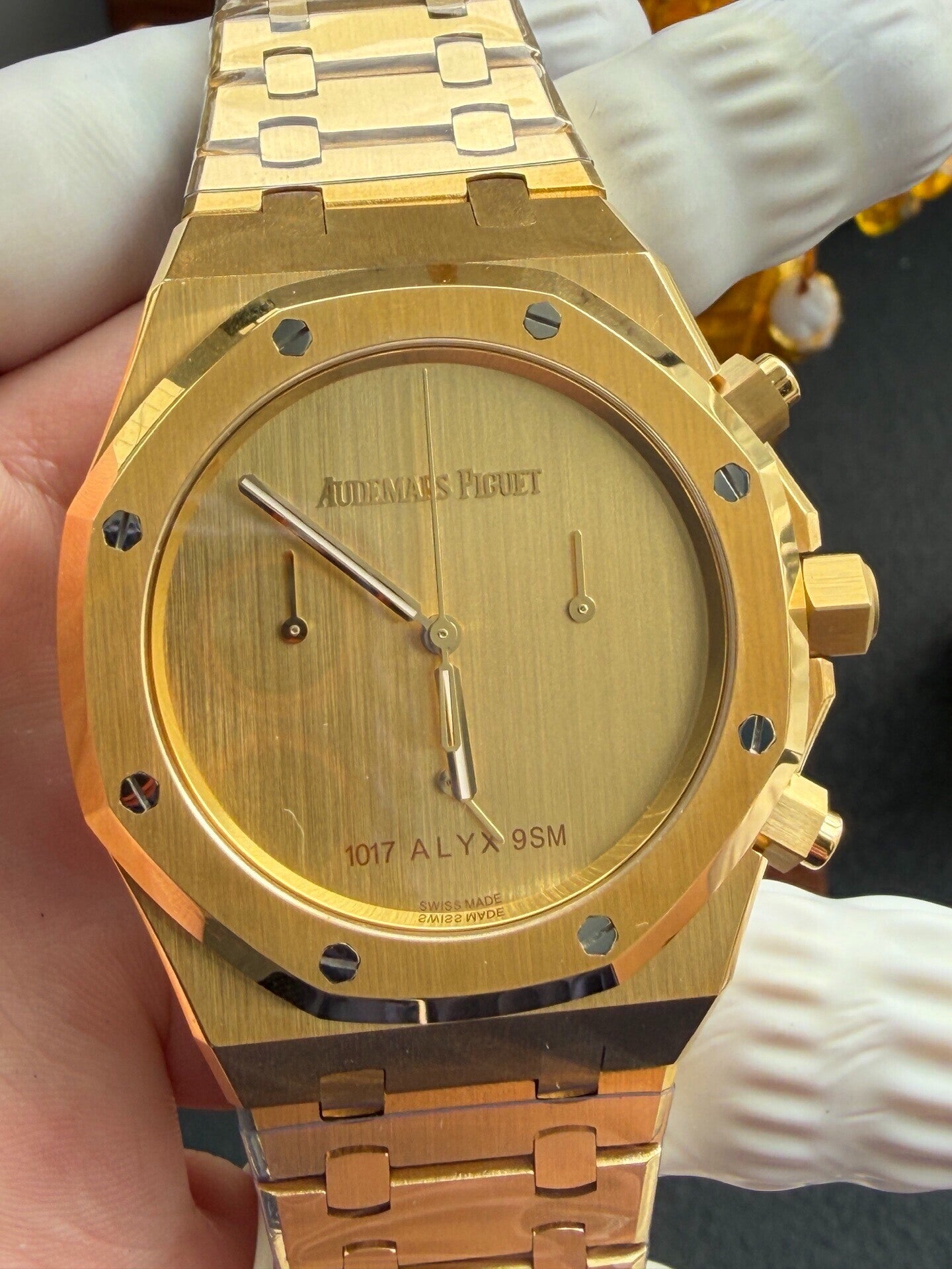 Audemars Piguet Royal Oak Selfwinding Chronograph 26240BA.OO.1320BA.01 – Yellow Gold Luxury Designer Watch