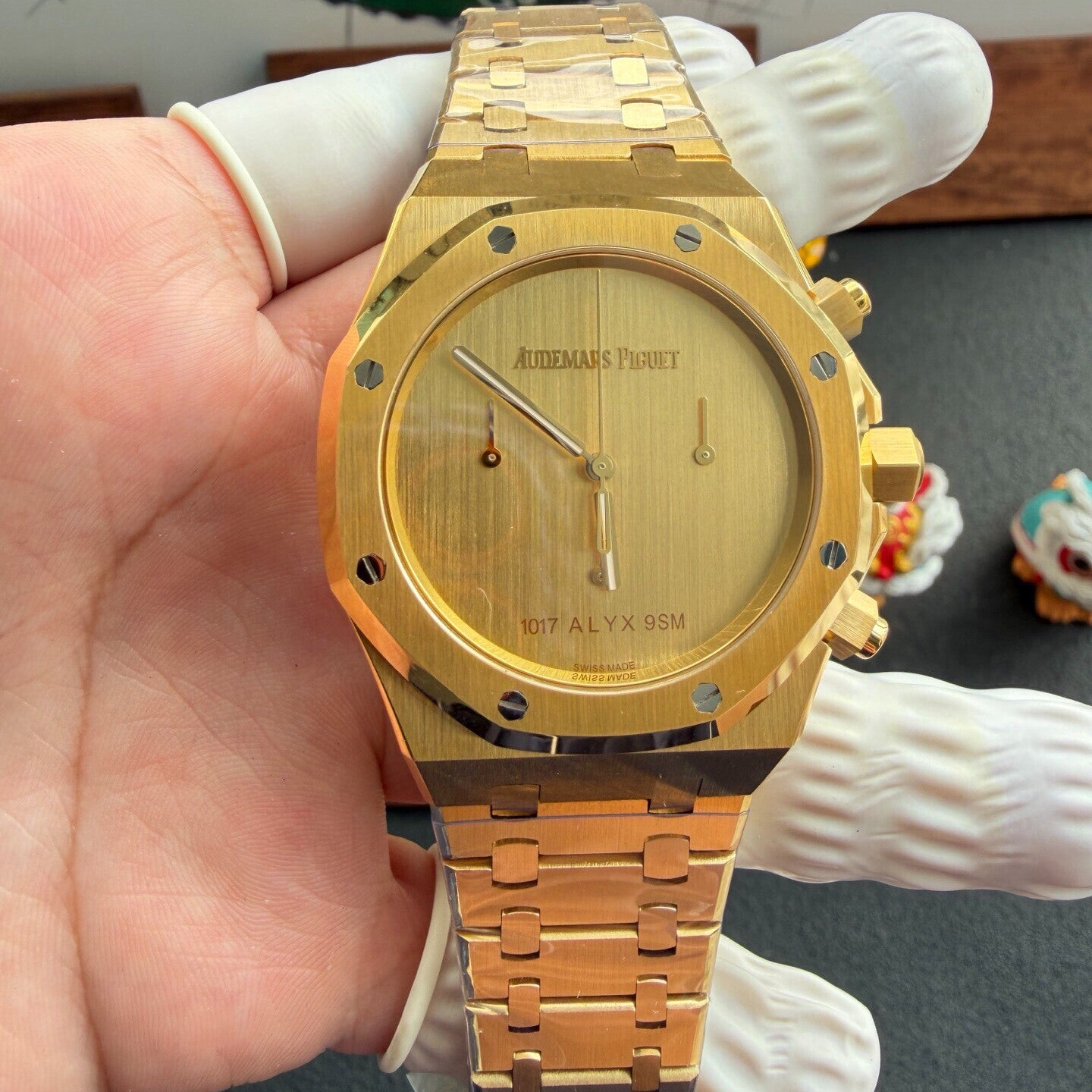 Audemars Piguet Royal Oak Selfwinding Chronograph 26240BA.OO.1320BA.01 – Yellow Gold Luxury Designer Watch