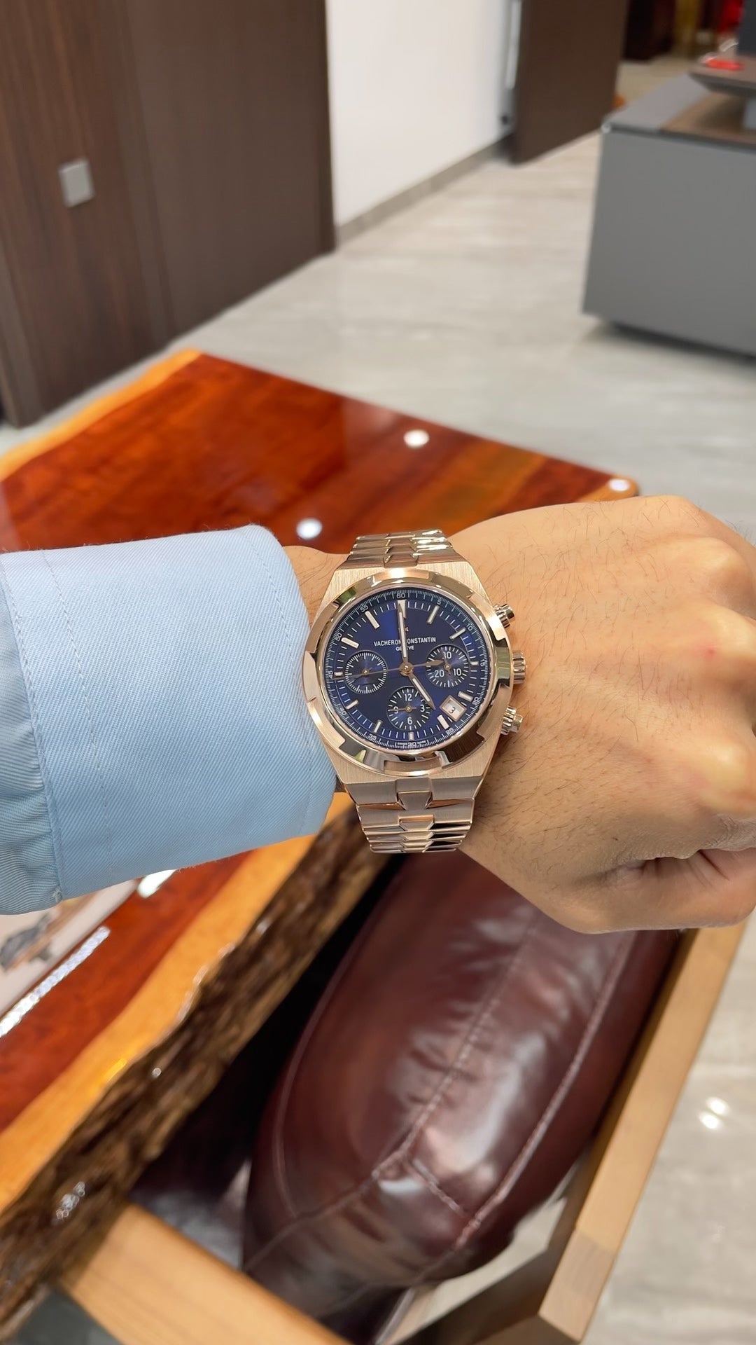 Vacheron Constantin Overseas Chronograph 5520V Pink Gold Blue Dial