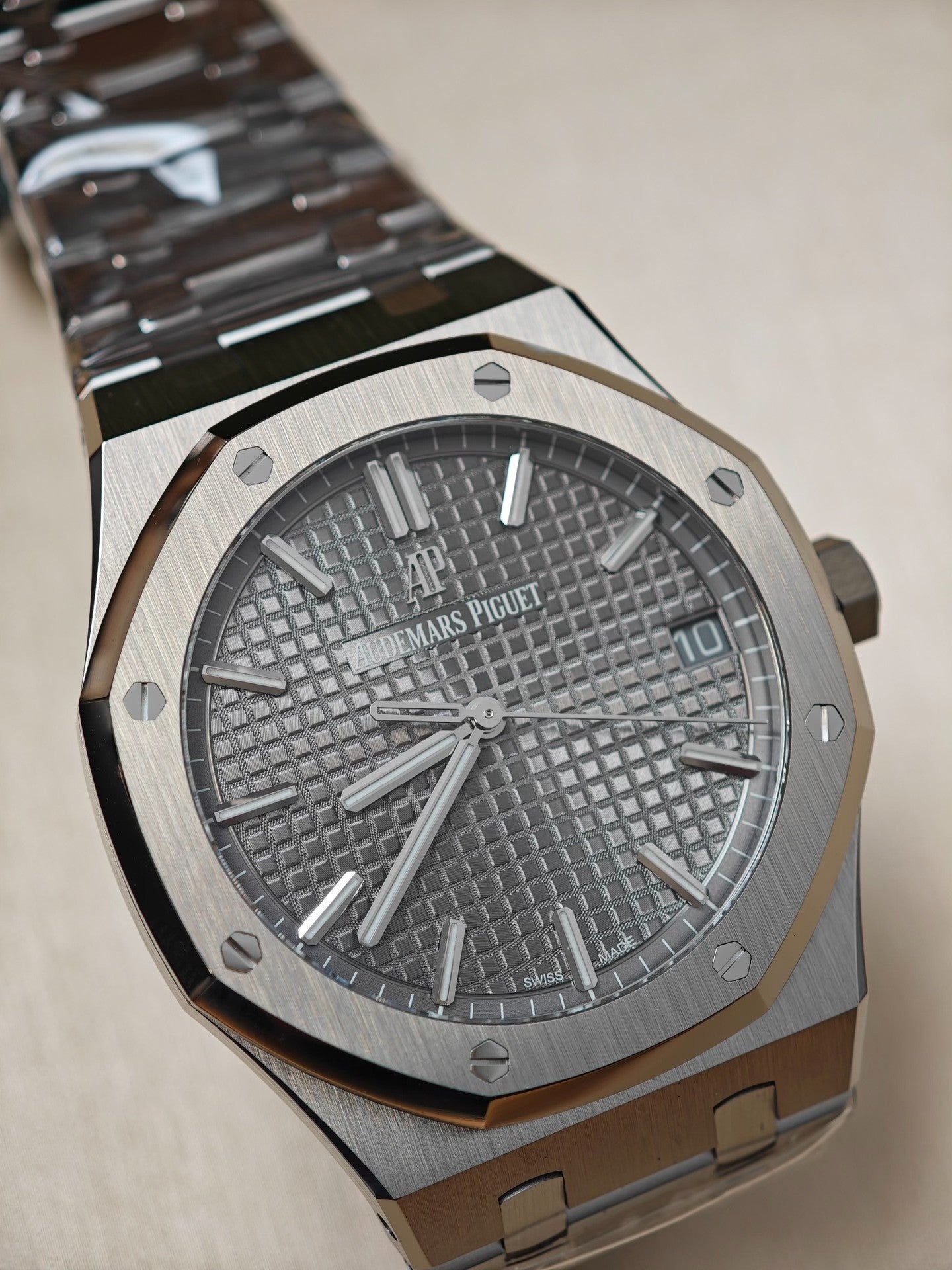 Audemars Piguet Royal Oak 41mm Grey Dial 15500ST