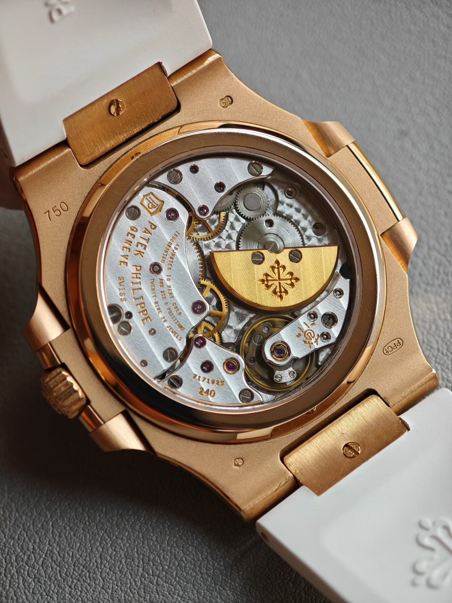 Patek Philippe Nautilus 5724R Rose Gold Diamond Bezel