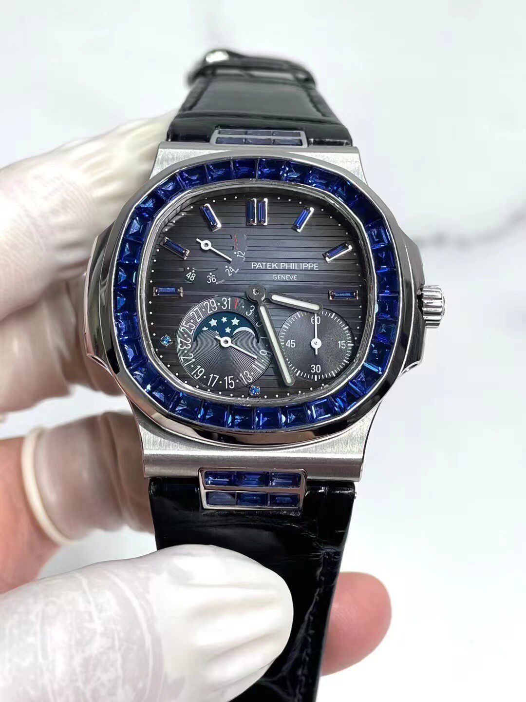 Patek Philippe Nautilus 5724G Blue Sapphire Bezel