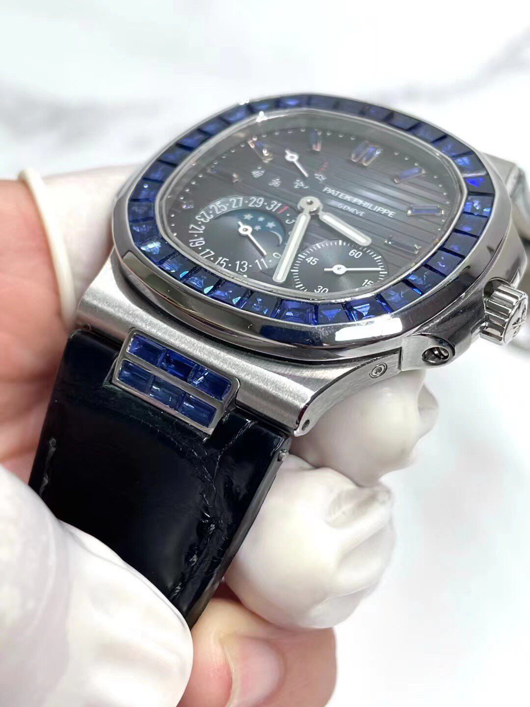 Patek Philippe Nautilus 5724G Blue Sapphire Bezel
