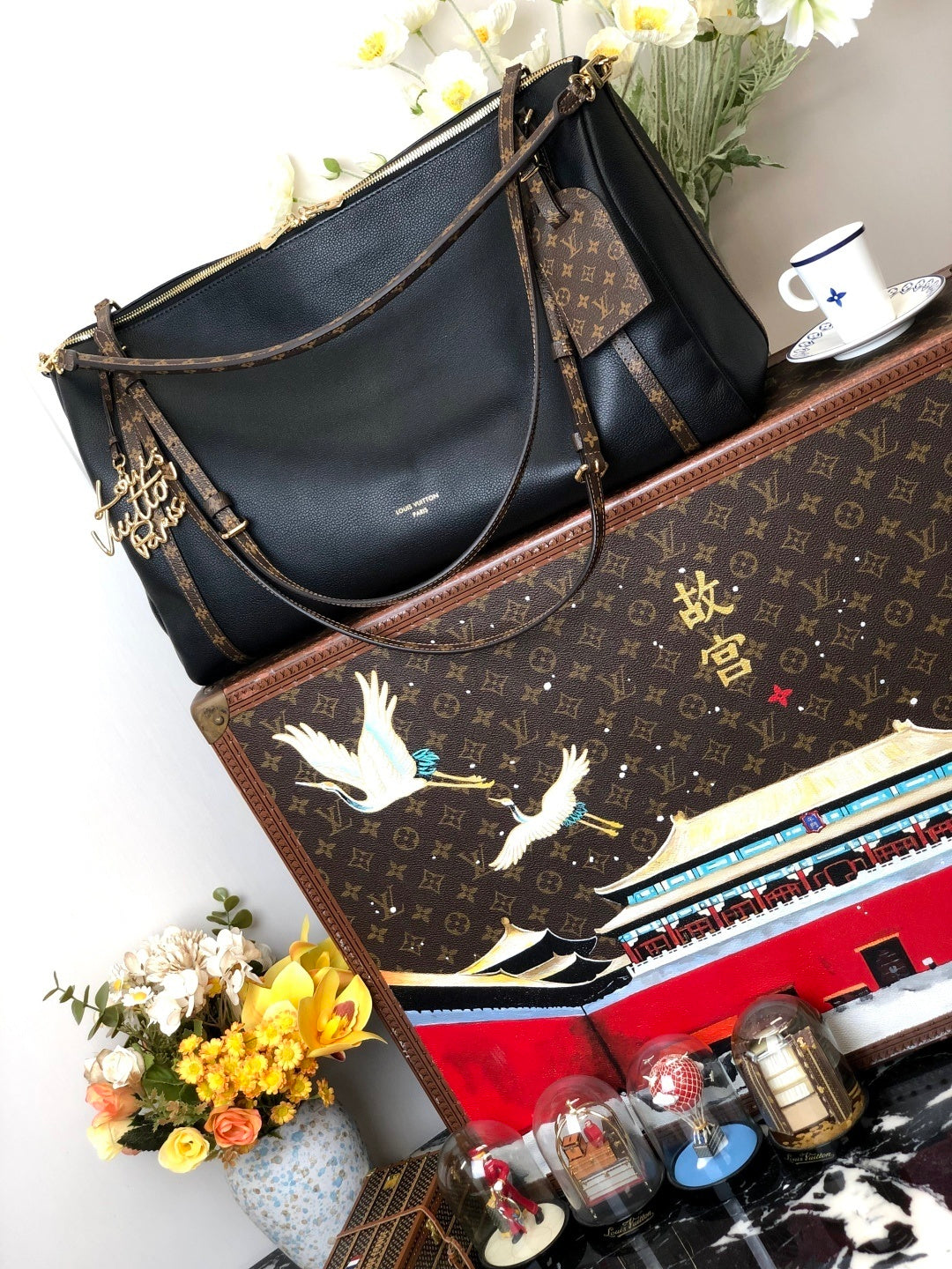 Louis Vuitton Express MM Bag – Black Calfskin Leather with Monogram Canvas Trim