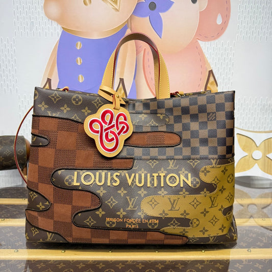 Louis Vuitton Monogram Landscape Shopper Tote MM in Coated Canvas