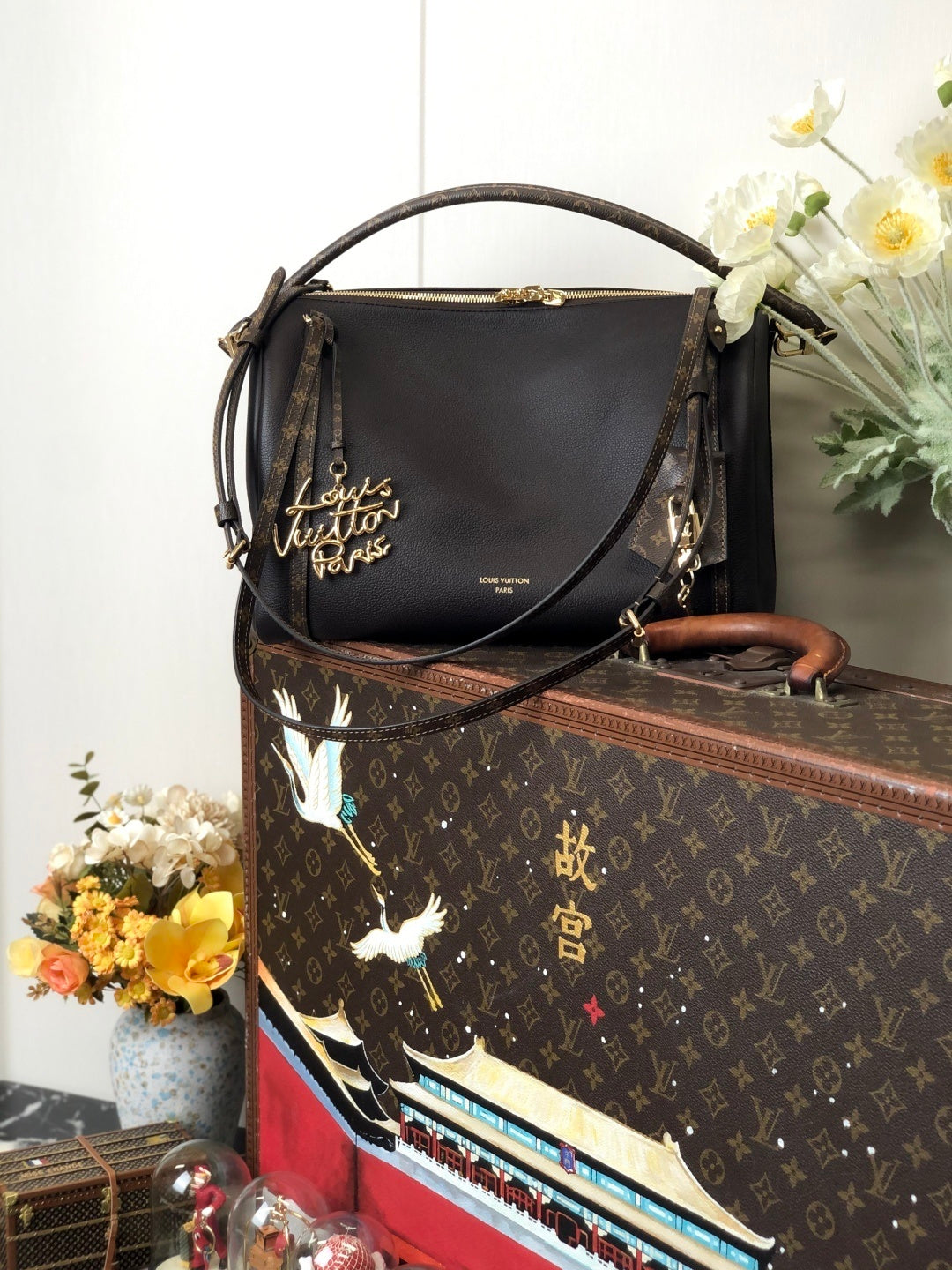 Louis Vuitton Express MM Handbag – Fashion Leather