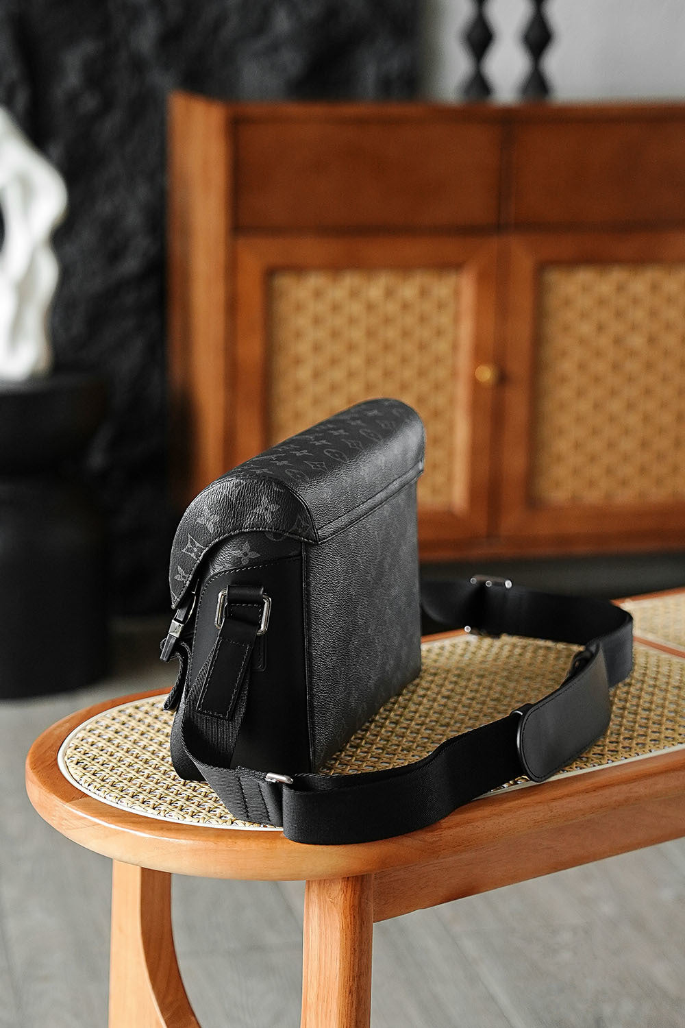 Louis Vuitton Messenger Voyage PM – Monogram Eclipse Canvas