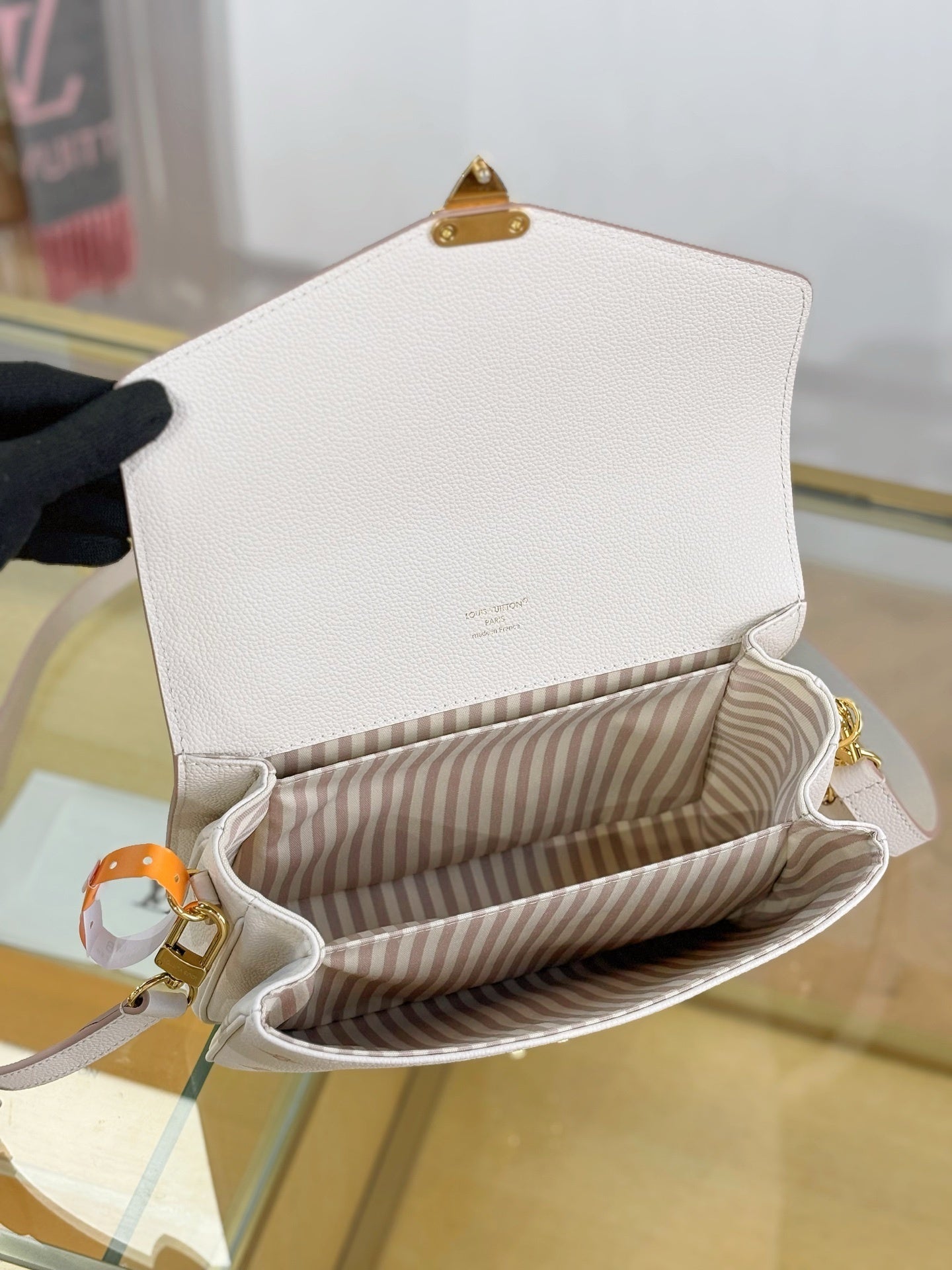 Louis Vuitton Pochette Métis MM Handbag
