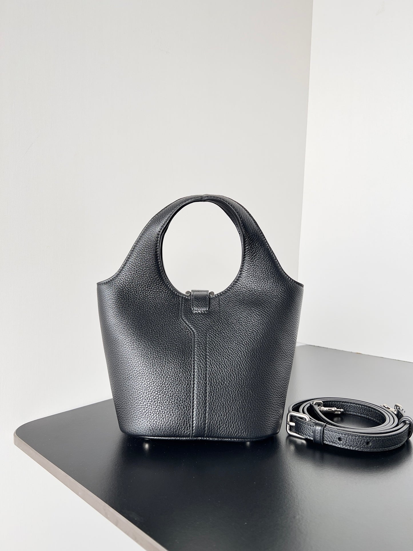 Balenciaga Locker Hobo Black Grained Calfskin Bag