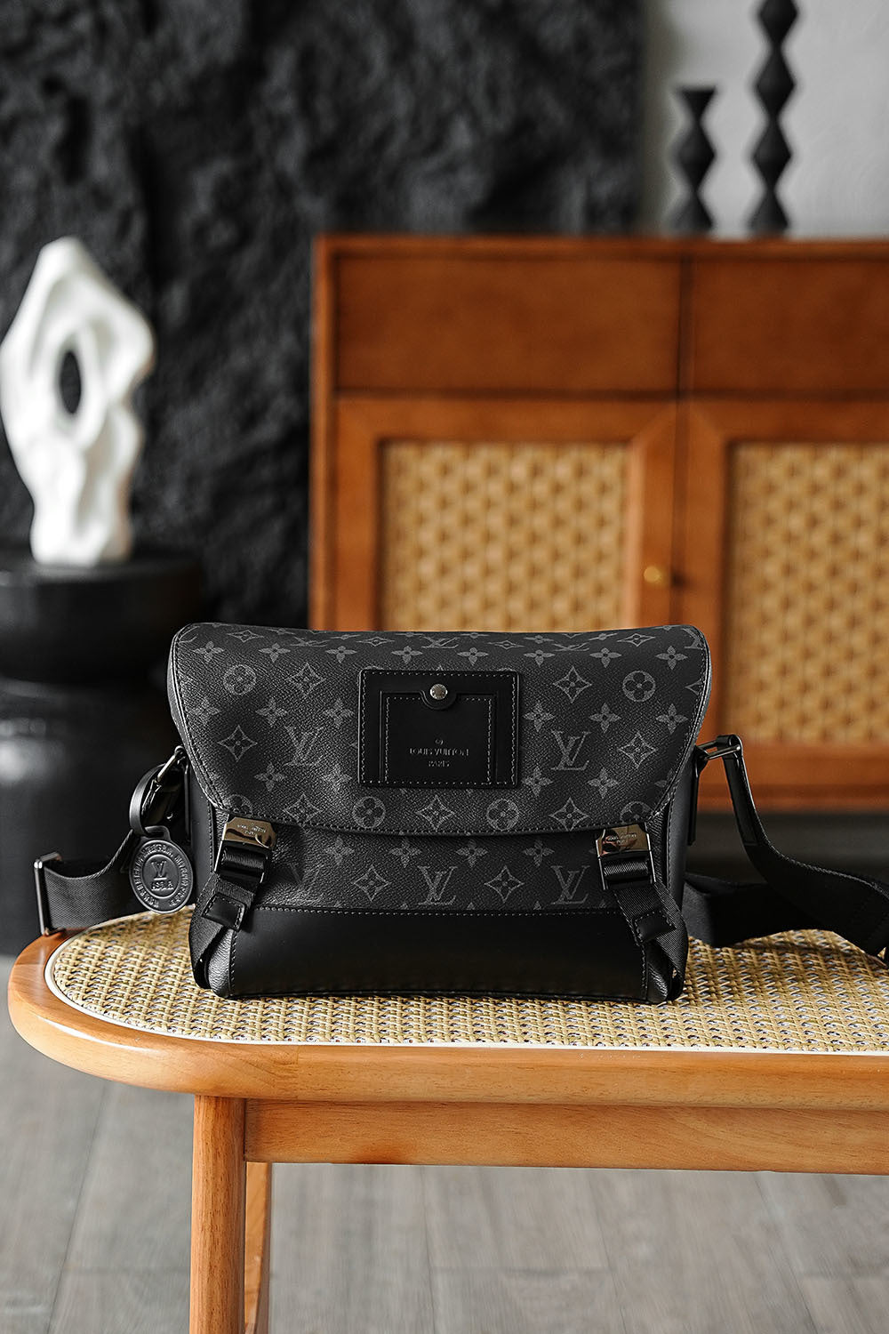 Louis Vuitton Messenger Voyage PM – Monogram Eclipse Canvas