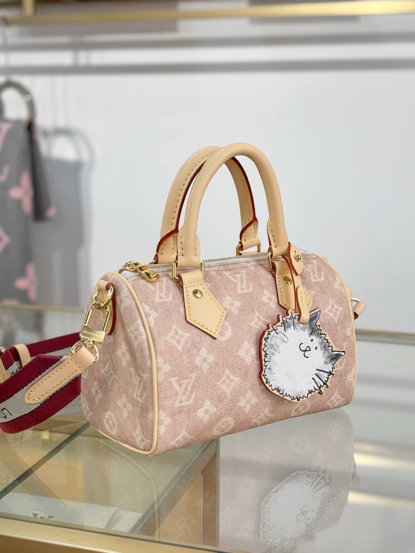 Louis Vuitton Speedy Bandoulière 20 – Monogram Canvas Handbag with Cowhide Leather & Signature Strap