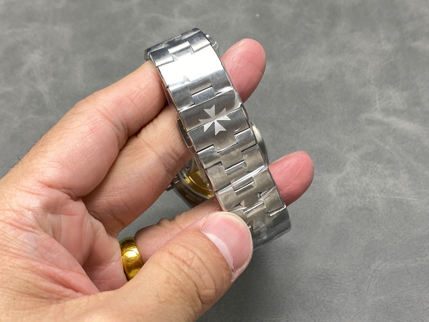 Vacheron Constantin Overseas 4500V – Self-Winding, Green Dial, Stainless Steel Bracelet