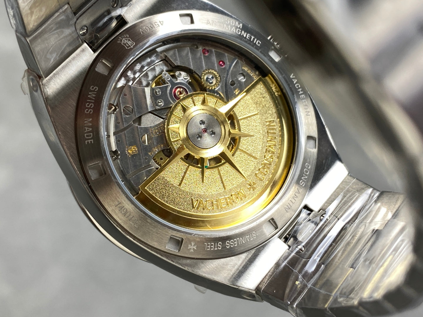 Vacheron Constantin Overseas 4500V – Self-Winding, Green Dial, Stainless Steel Bracelet