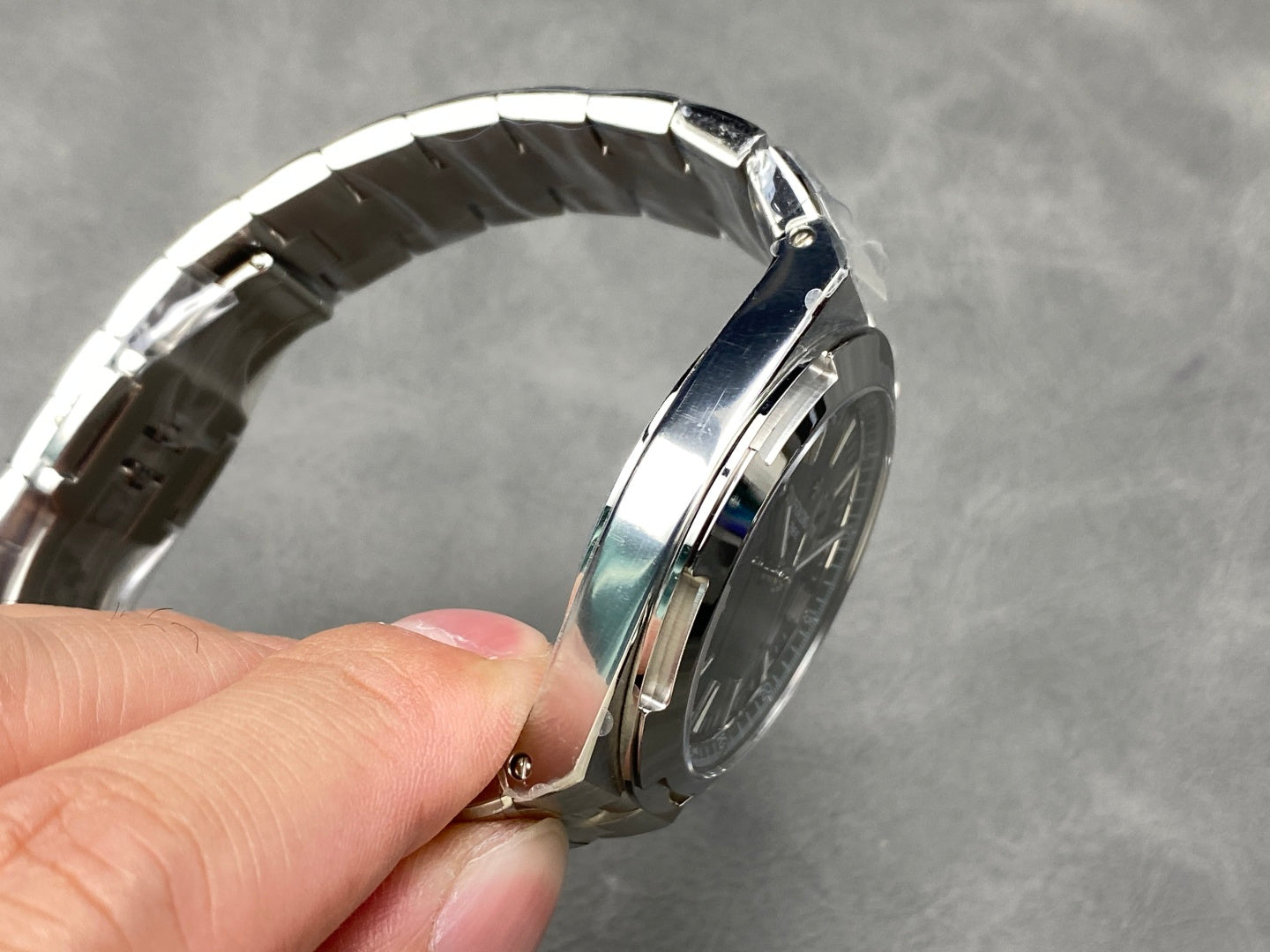 Vacheron Constantin Overseas 4500V – Self-Winding, Green Dial, Stainless Steel Bracelet