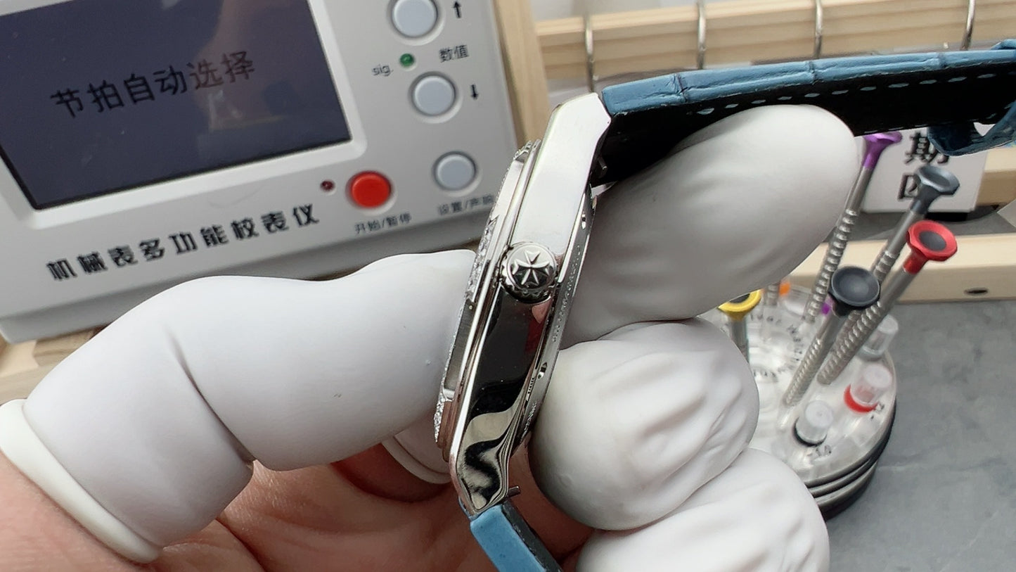 Vacheron Constantin Overseas Quartz 33mm – Stainless Steel, Blue Dial, Diamond-Set Bezel