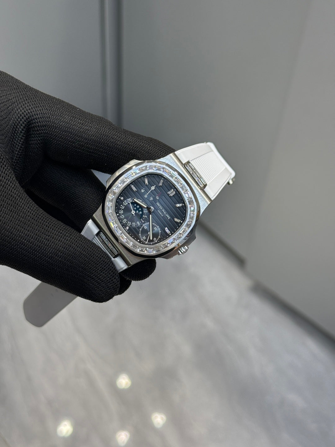 Patek Philippe Nautilus 5724G Diamond Bezel White Gold