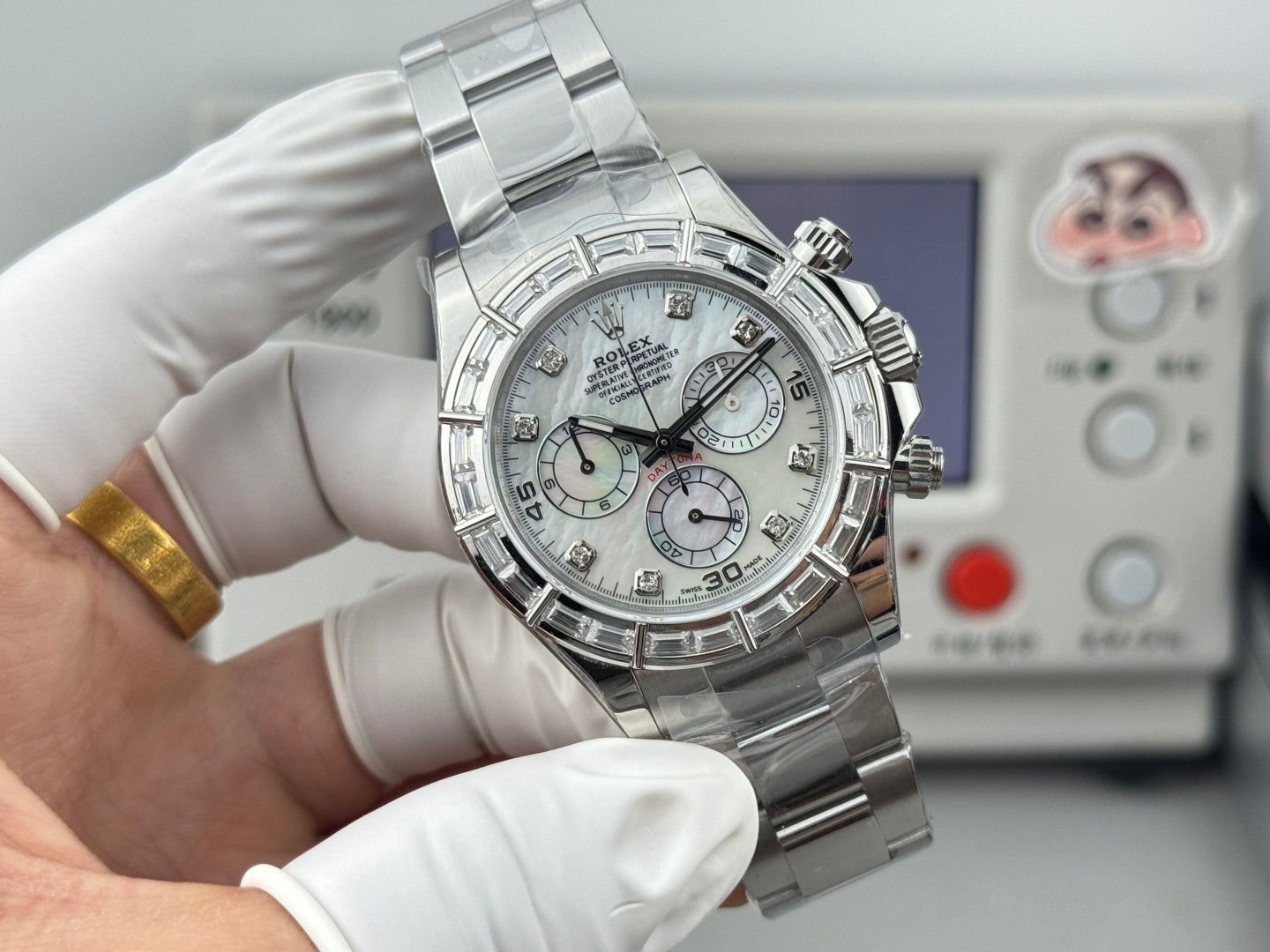 Rolex Cosmograph Daytona 18k White Gold Diamond Bezel