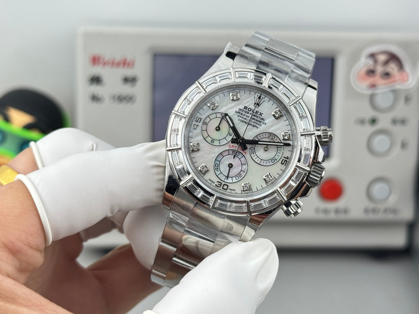 Rolex Cosmograph Daytona 18k White Gold Diamond Bezel