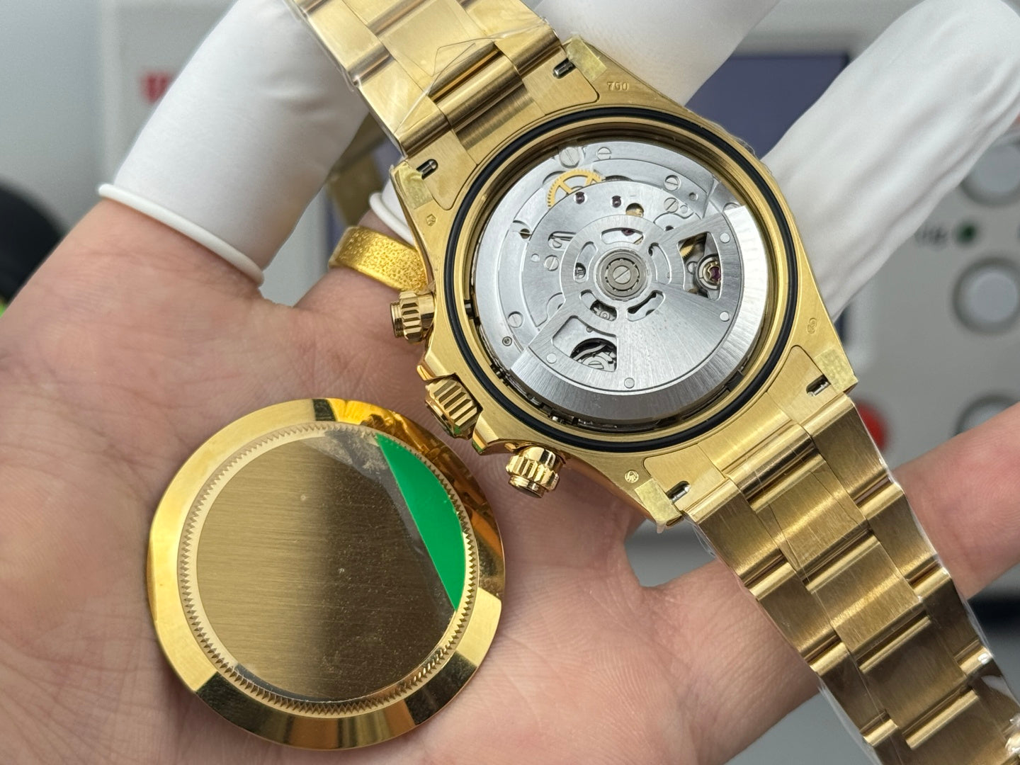 Rolex Cosmograph Daytona 116568BR Yellow Gold Diamond Bezel